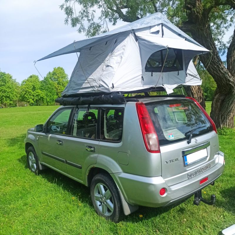 Nissan X-Trail with TripLand tent